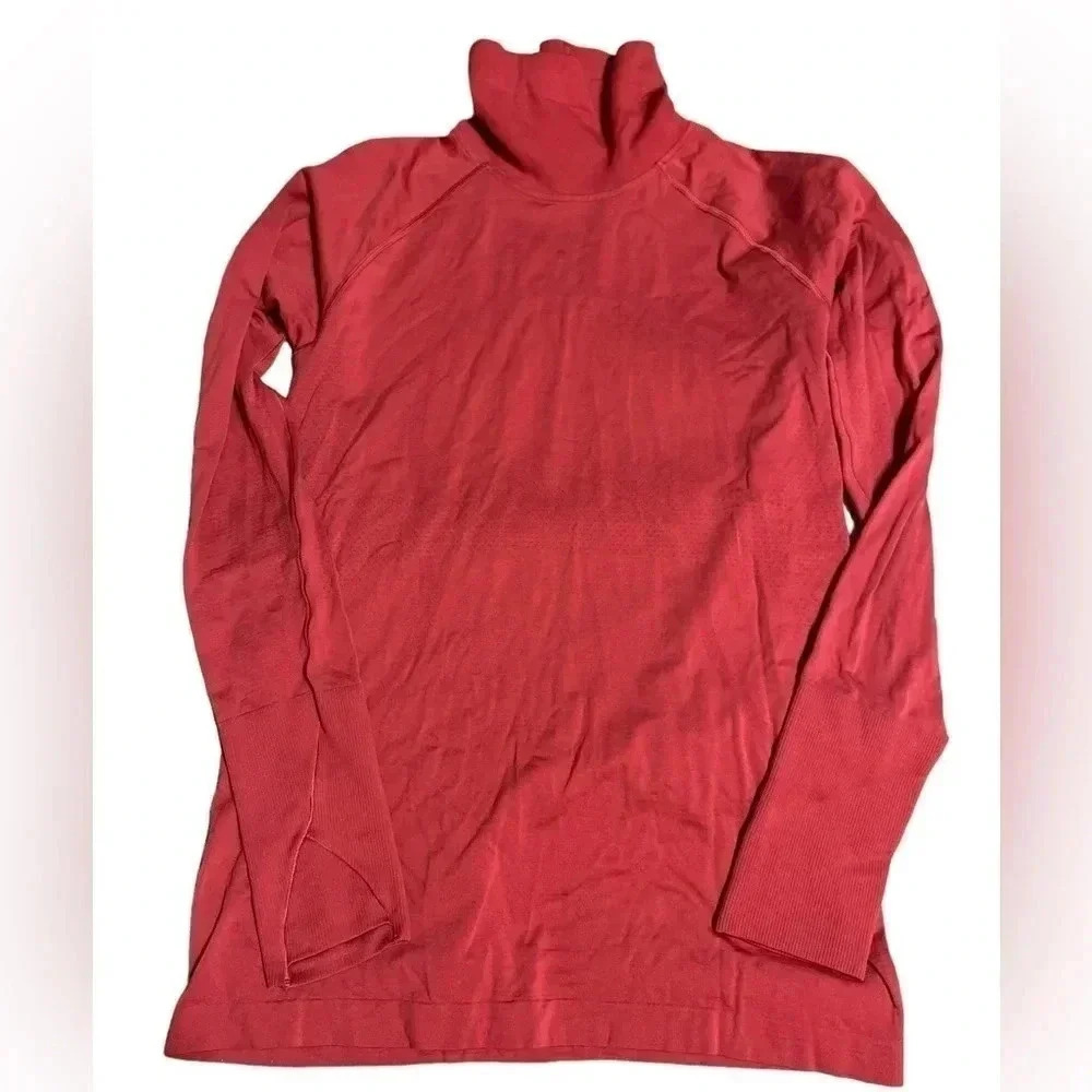 228 Lululemon Swiftly Speed Turtleneck